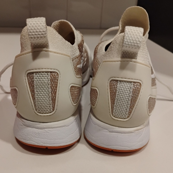 Womenw Nike Air Zoom Mariah Flyknit Racer - Picture 5 of 7